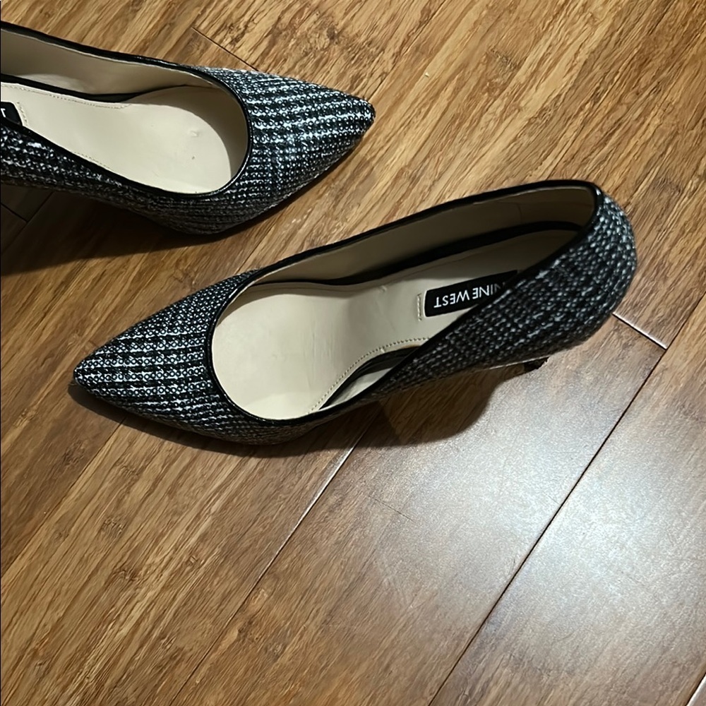 Nine West Black and White Heels with Classic Design Women’s Size 8 Pumps Heels - Picture 13 of 16